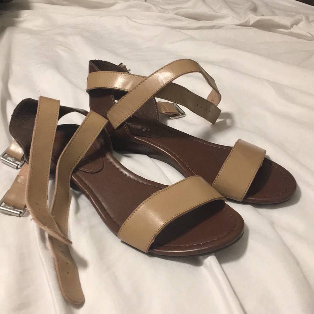 Breckelle’s Sandals